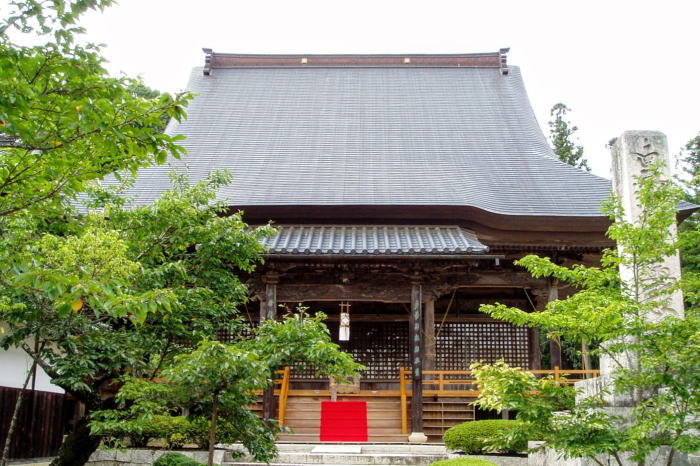 日応寺本堂